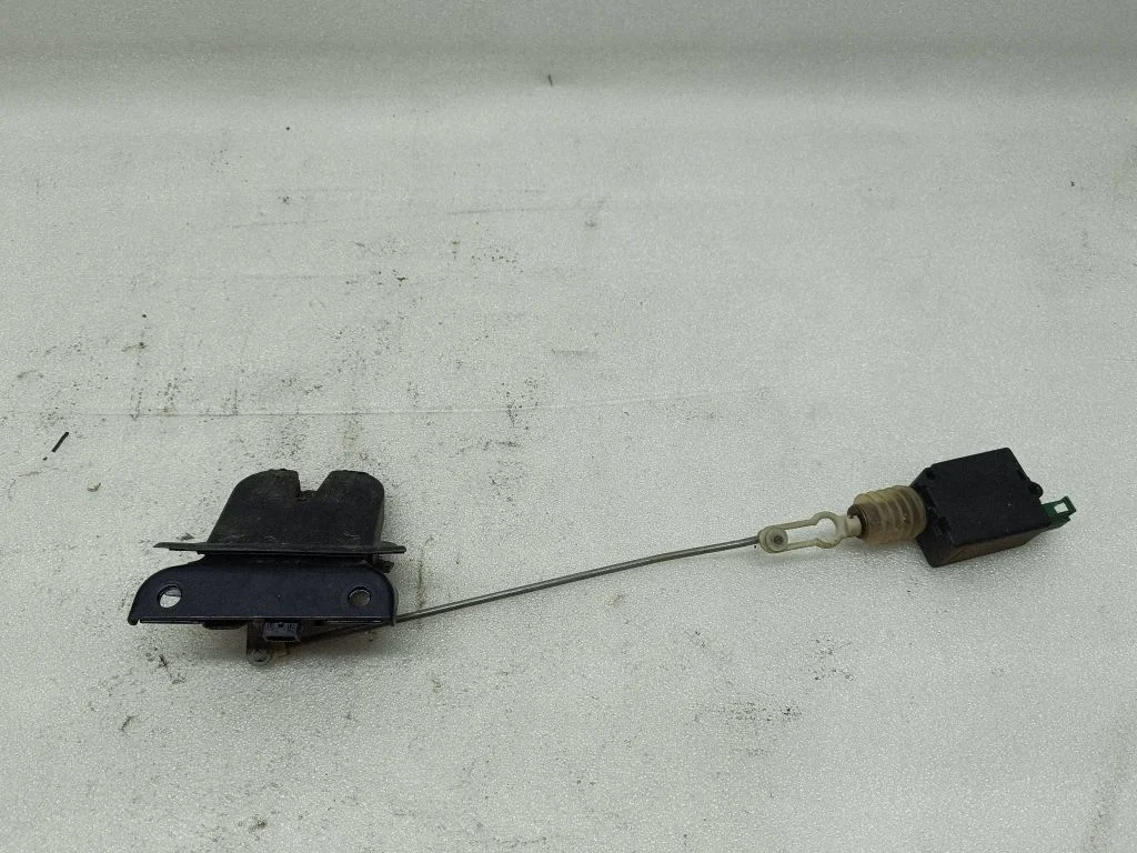 Tailgate/trunk/boot lock/catch/latch – Audi A6 S6 C5 4B (1997-2005)