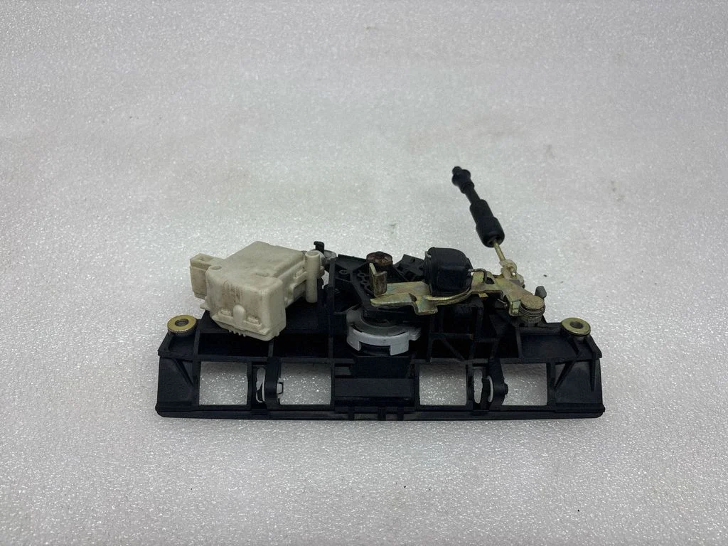 Tailgate/trunk/boot lock/catch/latch