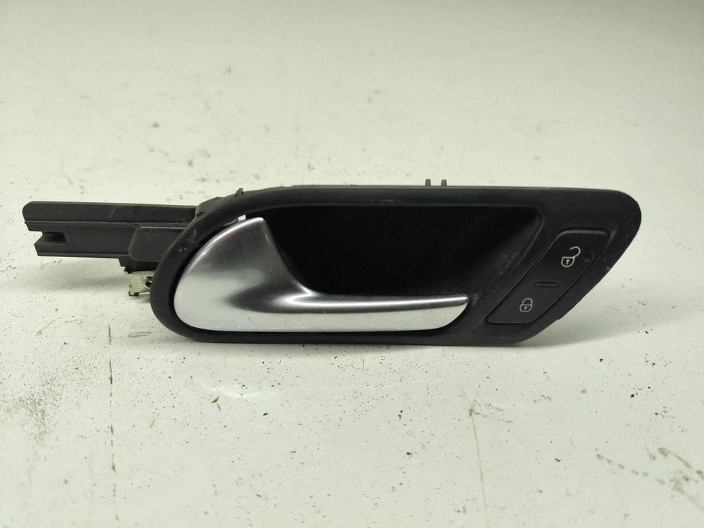 Iekšējais atvēršanas rokturis – Volkswagen Golf Plus (2005-2013)