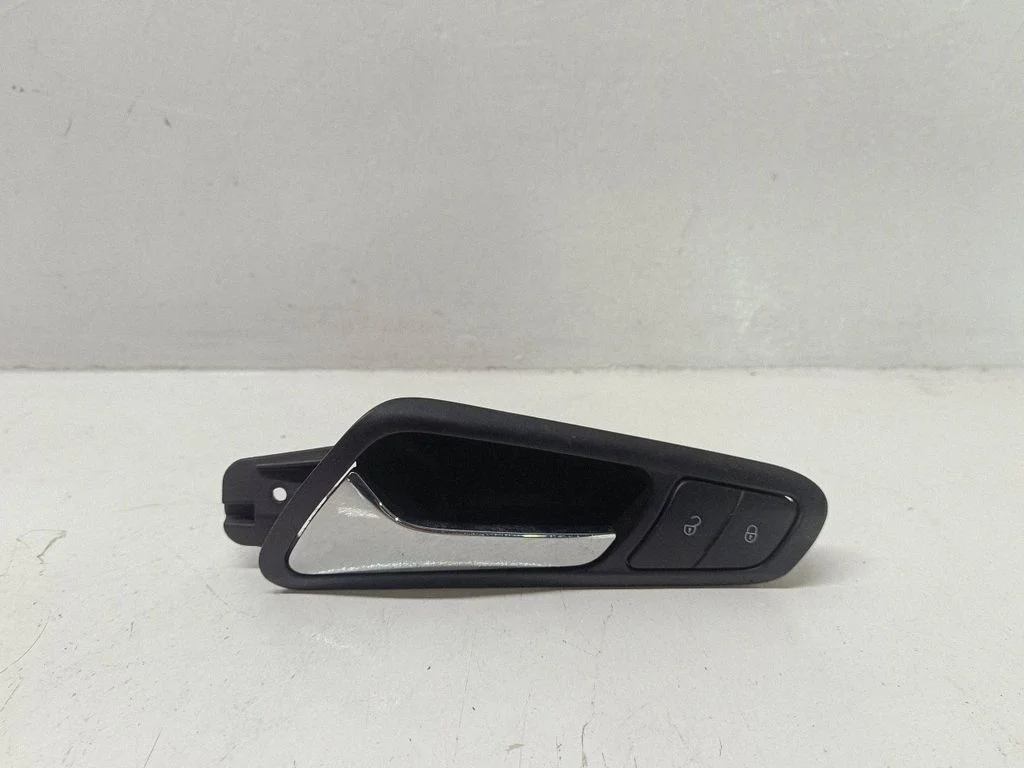 Front door interior handle – Volkswagen Passat B6 (2005-2010)