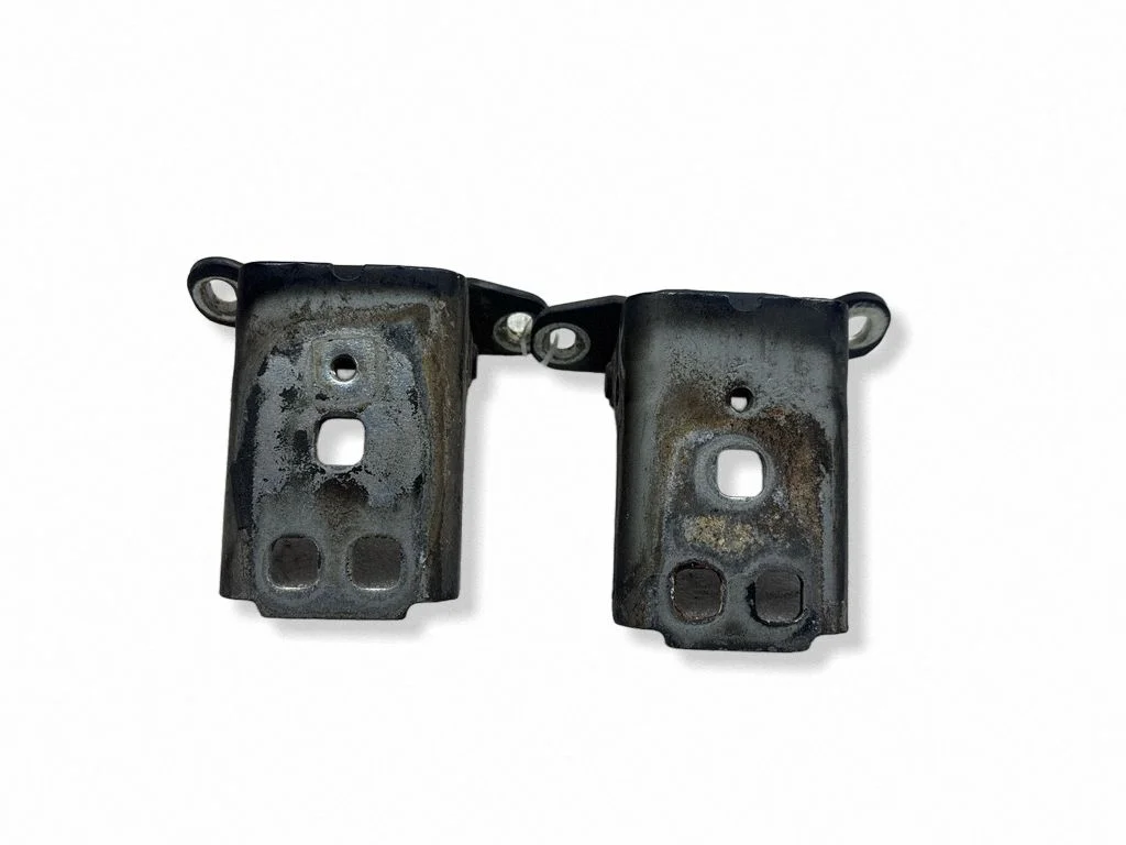 Tagaukse alumine hing 85574F