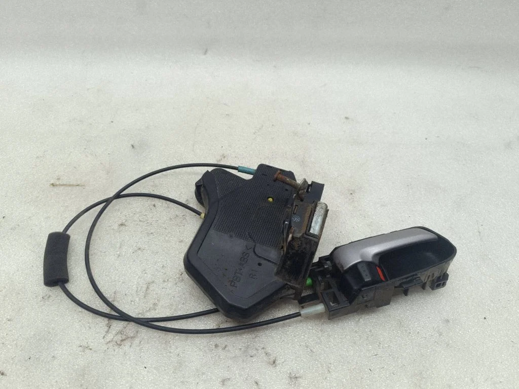 Rear door lock – Suzuki Grand Vitara II (2006-2016)