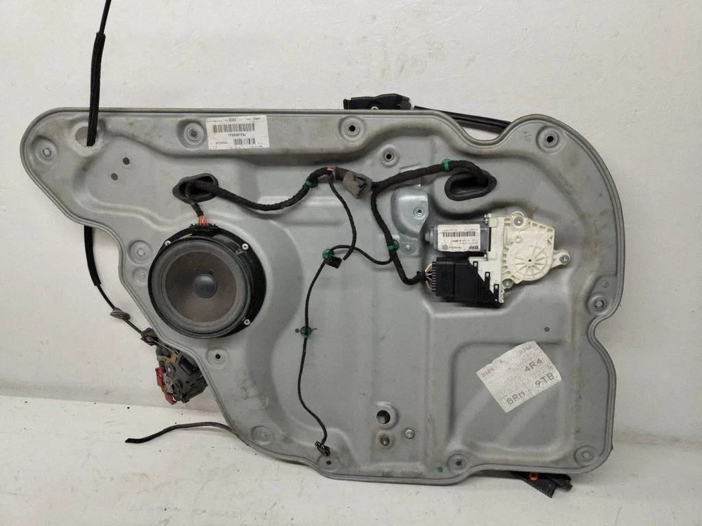 Rear door window regulator with motor – Volkswagen Touran I (2003-2010)