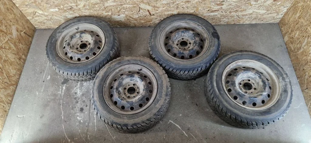 R15 plieninis štampuotas ratlankis (-iai)