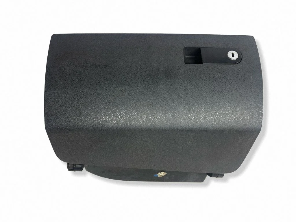 Glove box