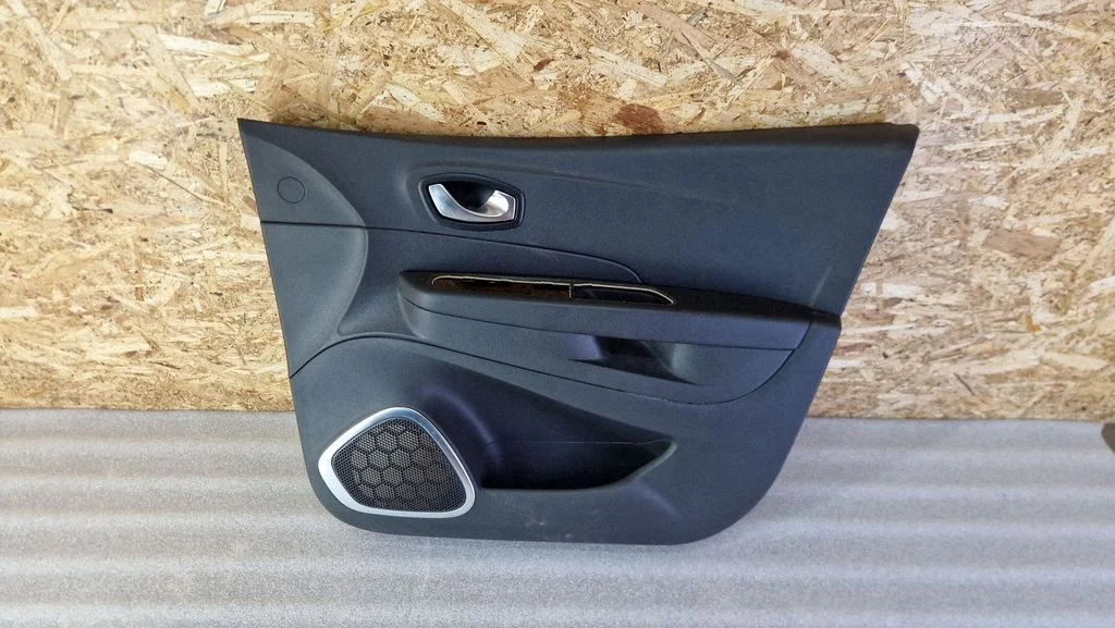 Front door card panel trim – front right