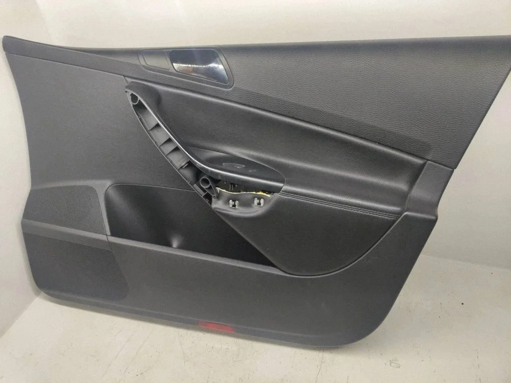 Front door card panel trim – Volkswagen Passat B6 (2005-2010)