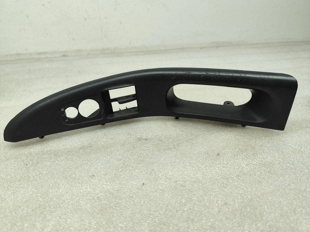 Front door window switch trim 8L3867171B