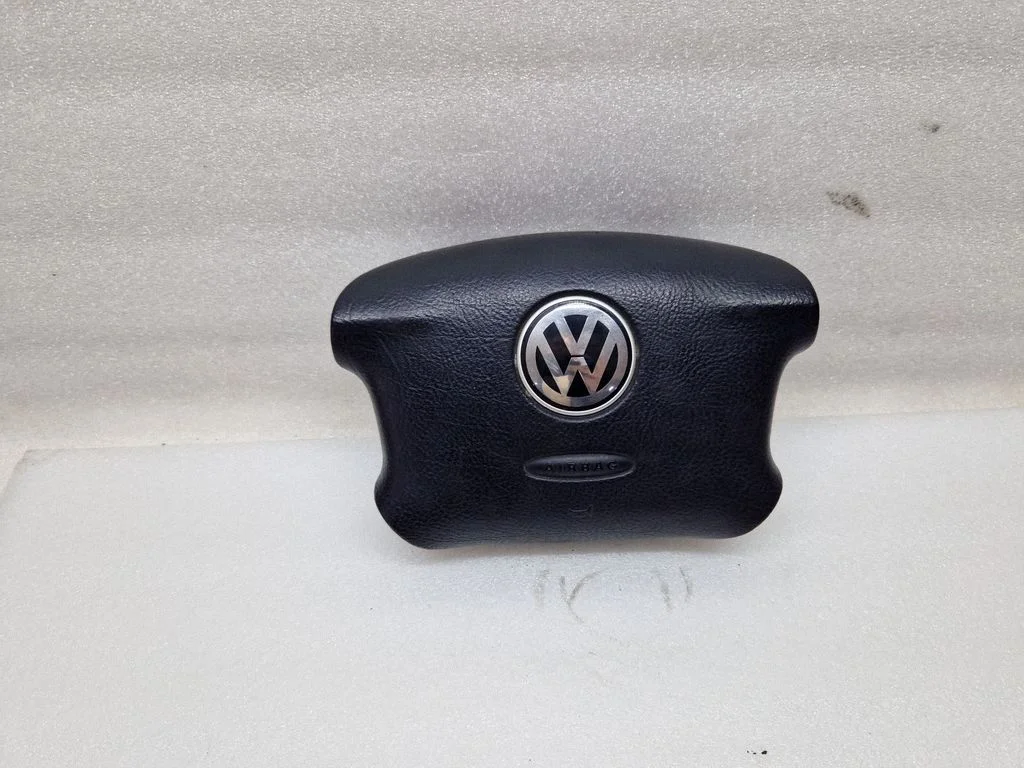 Steering wheel airbag – Volkswagen Passat B5 (1997-2000)