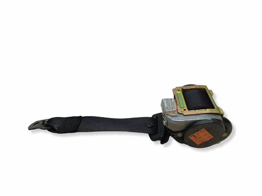 Rear seatbelt – left