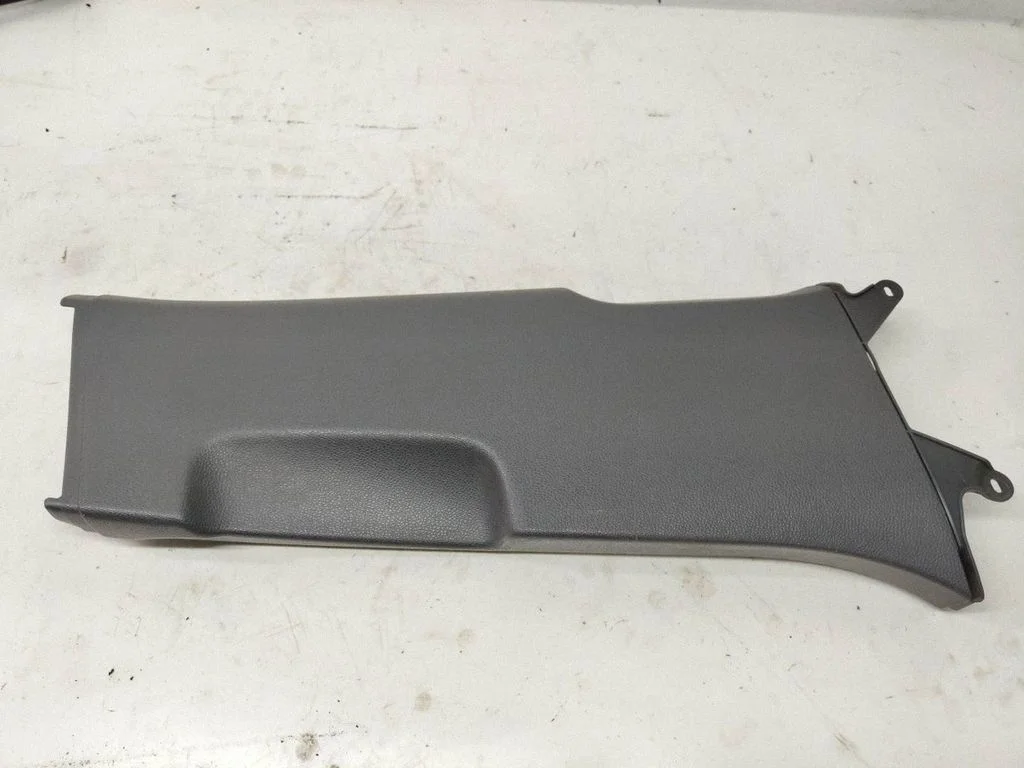 (B) pillar trim (bottom) – Volkswagen Jetta V (2005-2010)