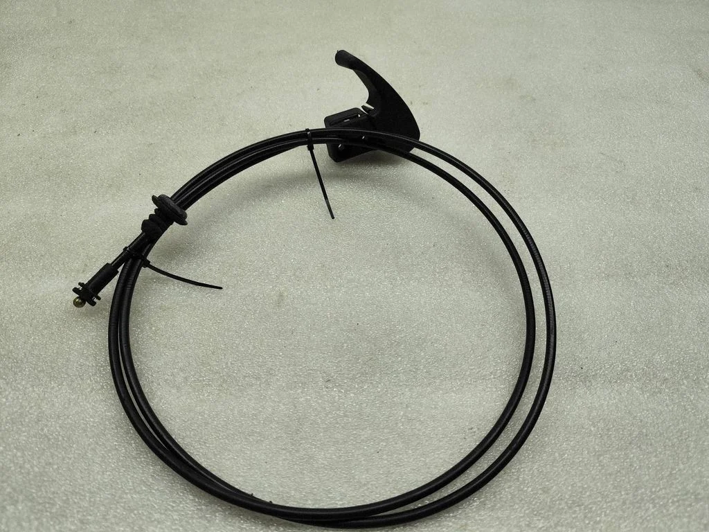 Engine bonnet (hood) release handle 1H1823533