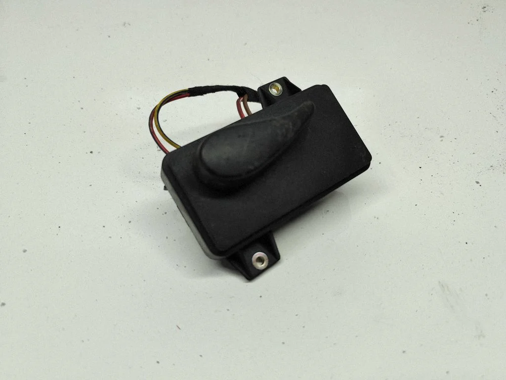 Seat control switch – Audi A6 S6 C5 4B (1997-2005)