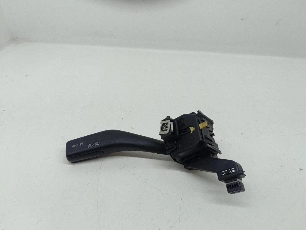 Suunatulede/tulede hoob – Volkswagen Caddy (2004-2010)