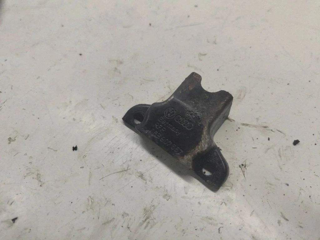 Other engine bay part – Audi A6 Allroad C5 (1999-2005)