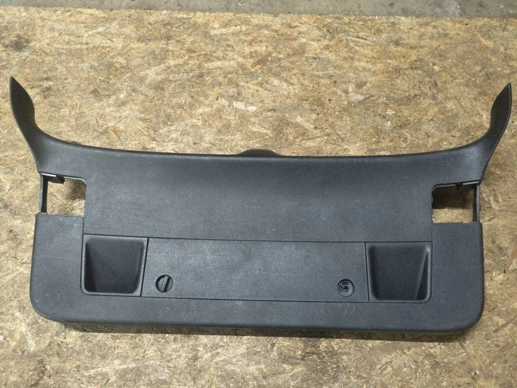 Tailgate trim – Volkswagen Passat B6 (2005-2010)