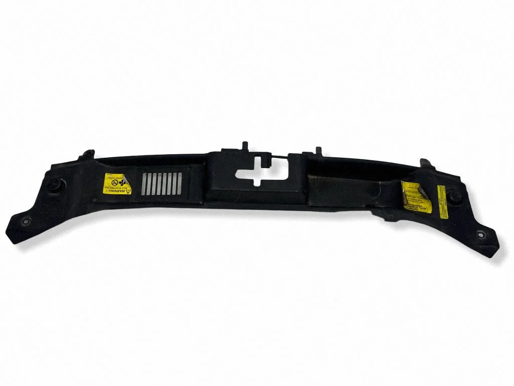 Radiaatori tugipaneeli ülaosa – Volvo V50 (2004-2007)