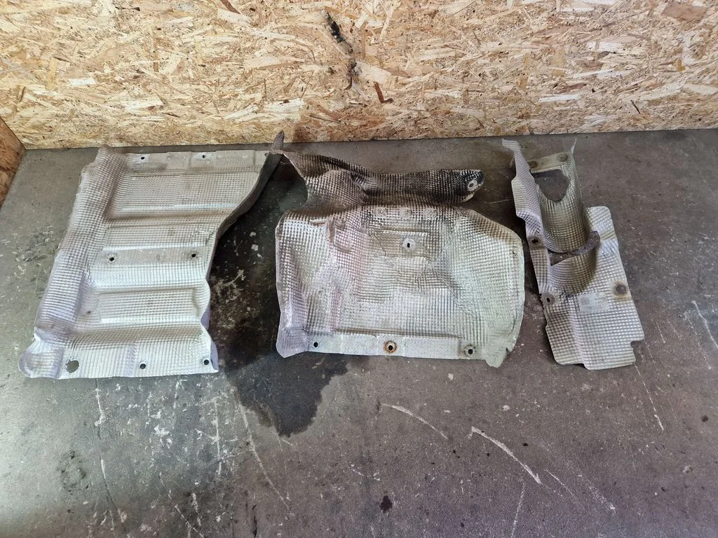 Exhaust heat shield – Volkswagen Transporter - Caravelle T5 (2003-2015)