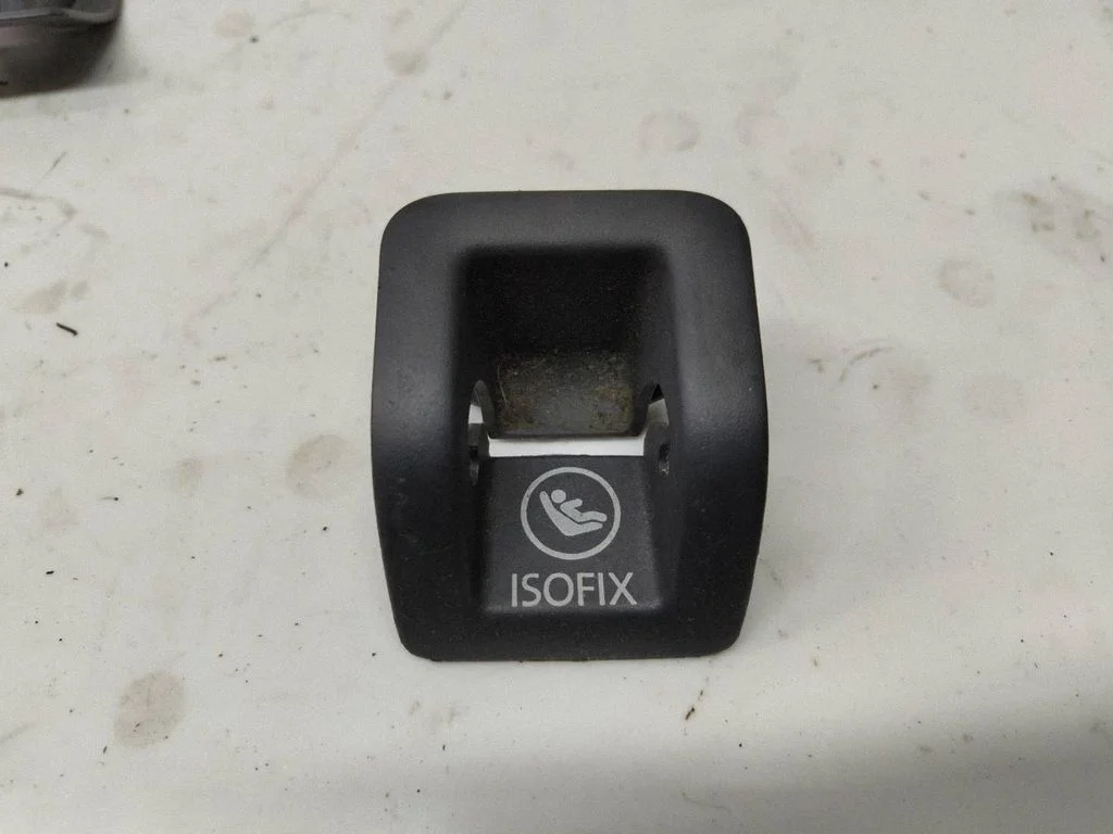 ISOFIX dangtelis