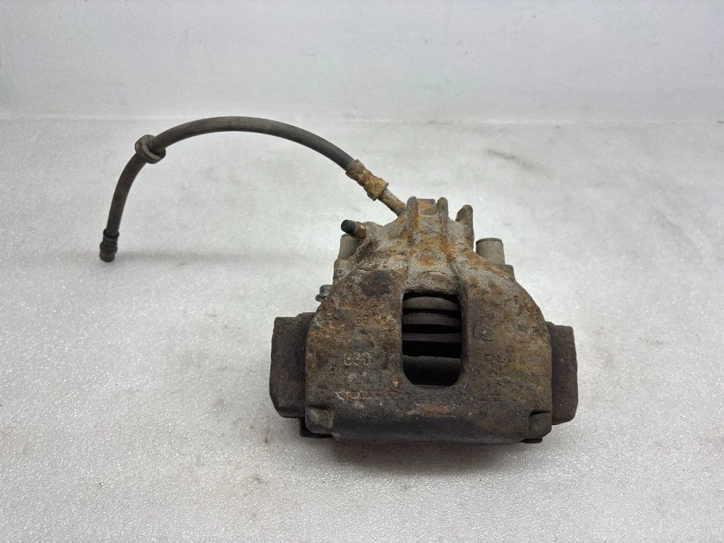 Front brake caliper – right
