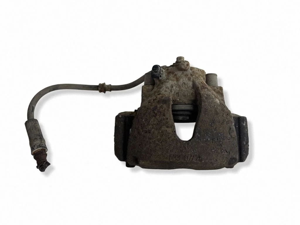 Front brake caliper – right