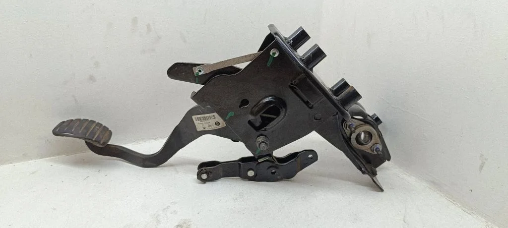 Brake pedal 09368120