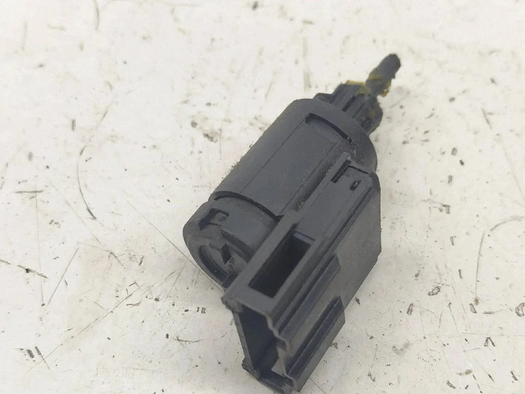 Brake pedal sensor switch – Volkswagen Polo (2002-2005)