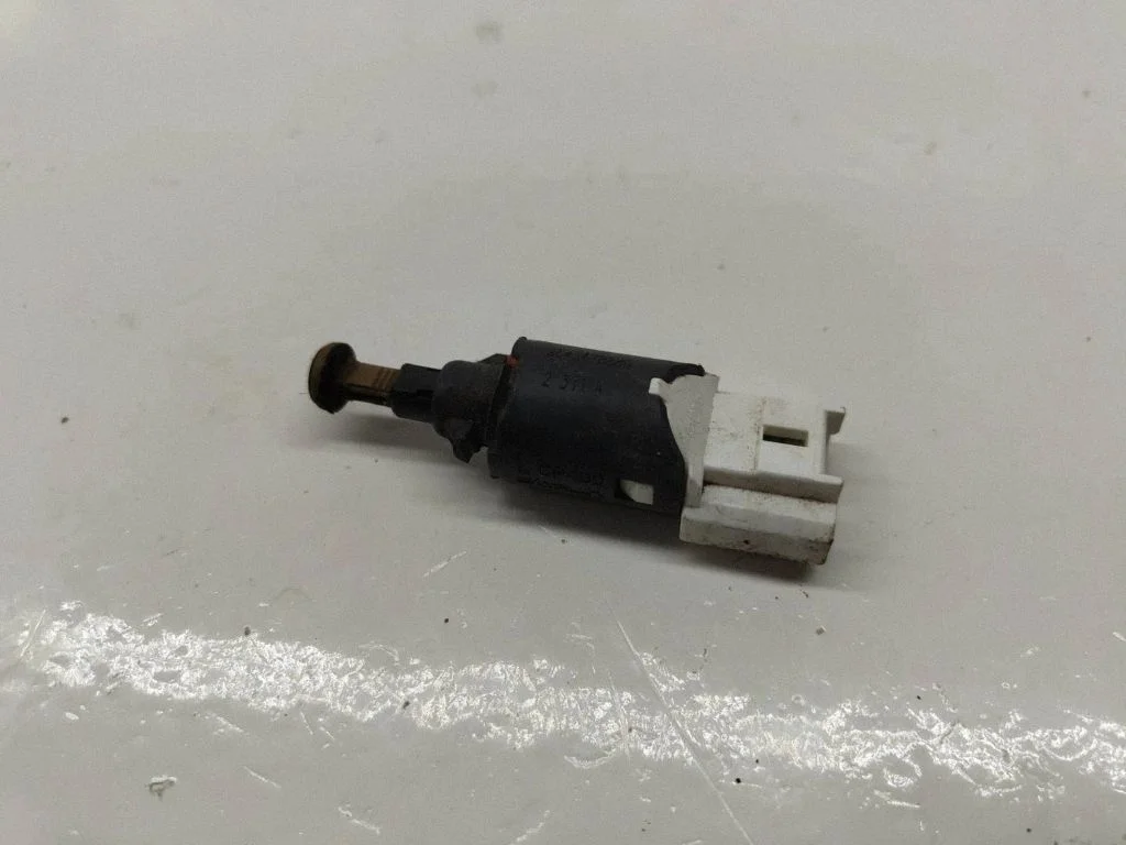 Brake pedal sensor switch – Peugeot 307 (2001-2005)