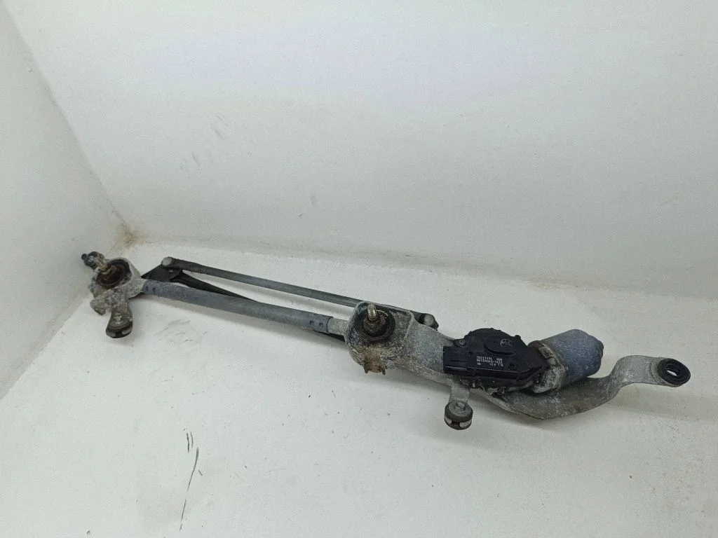 Front wiper linkage and motor – Opel Insignia A (2008-2017)