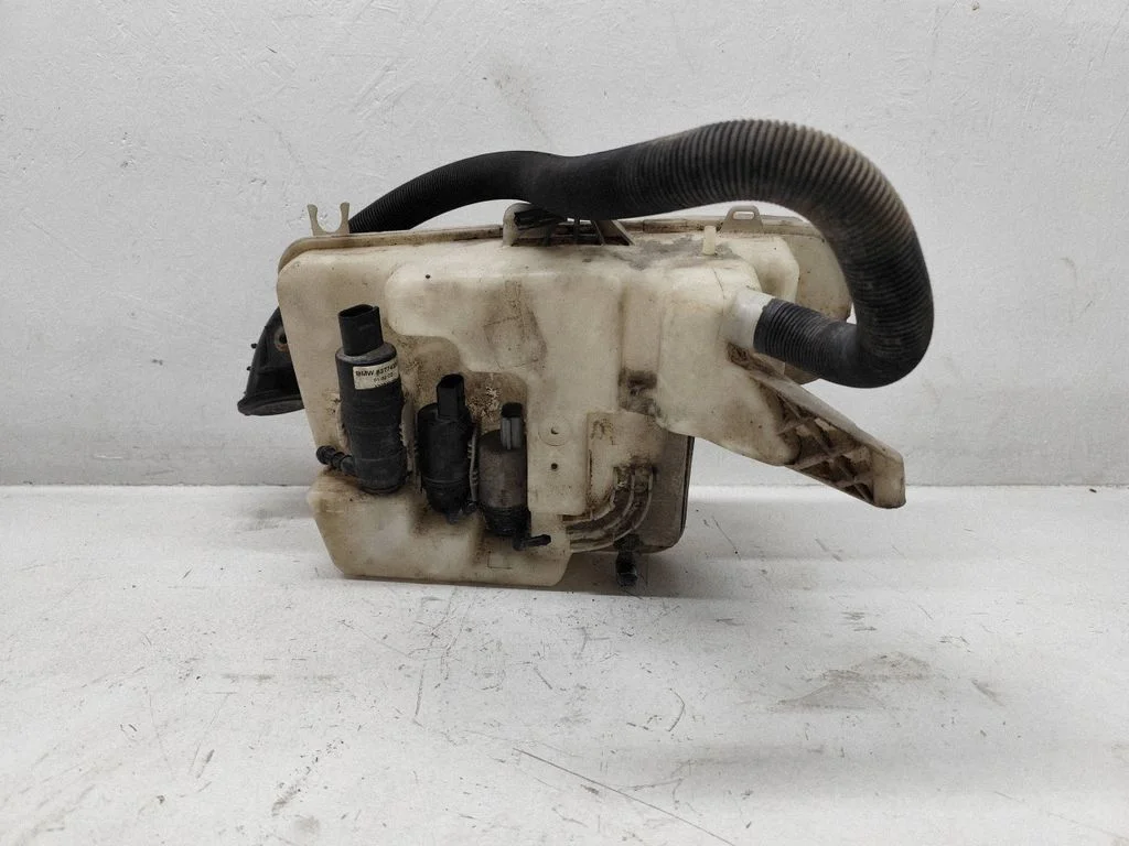 Windshield washer fluid reservoir/tank 61667055349
