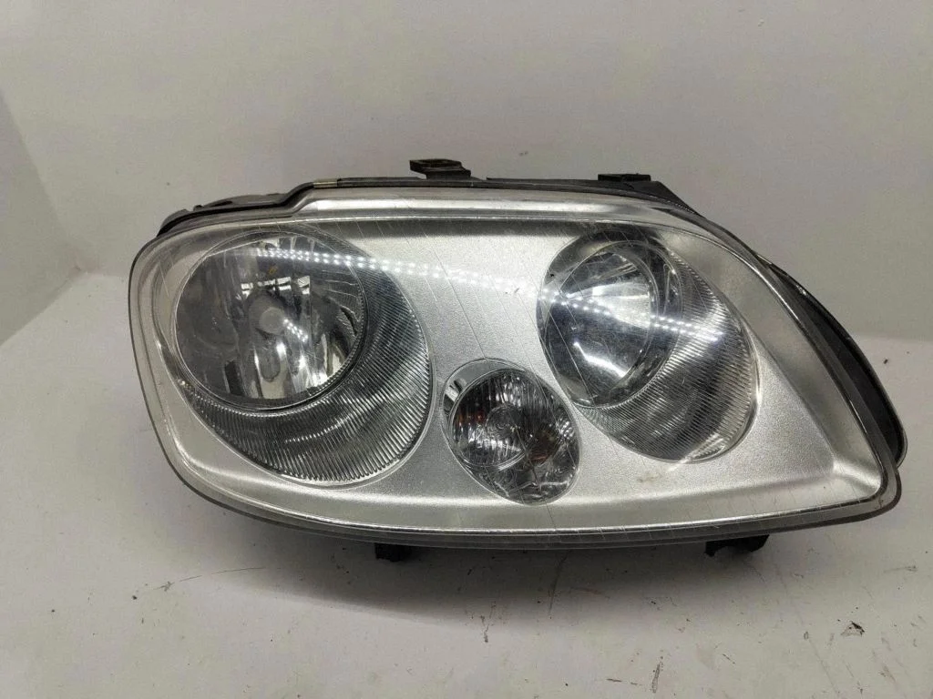 Reflektor – Volkswagen Caddy (2004-2010)