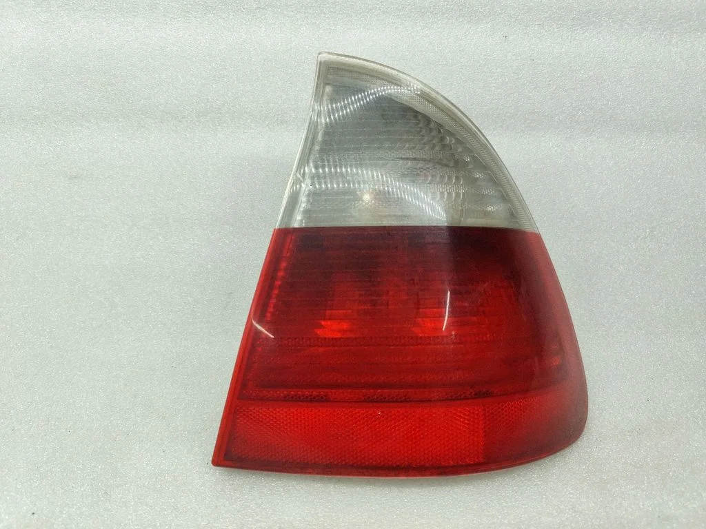 Lampa tylna w błotniku 6900474