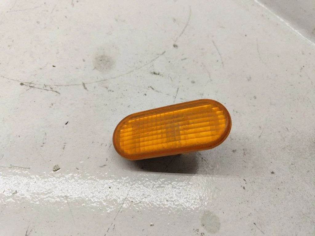 Front fender indicator light – Volkswagen Transporter - Caravelle T5 (2003-2015)