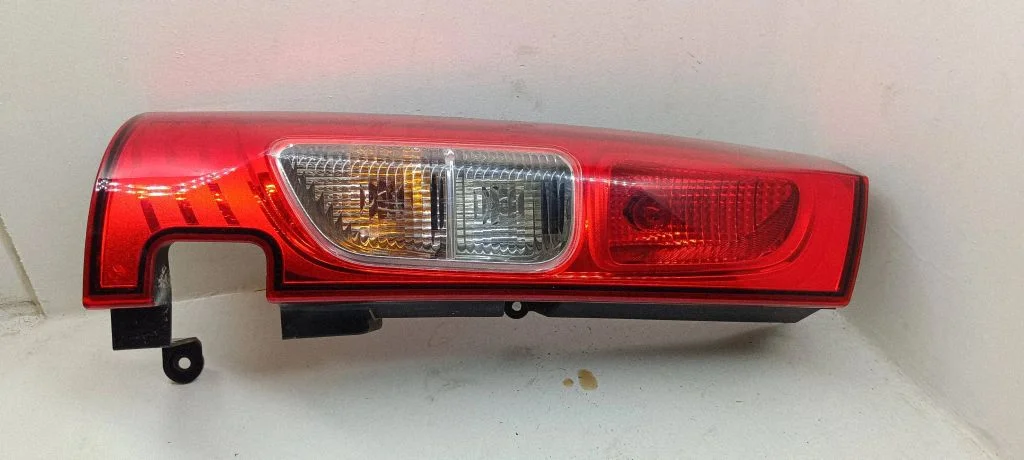 Rear/tail lights 265553910r