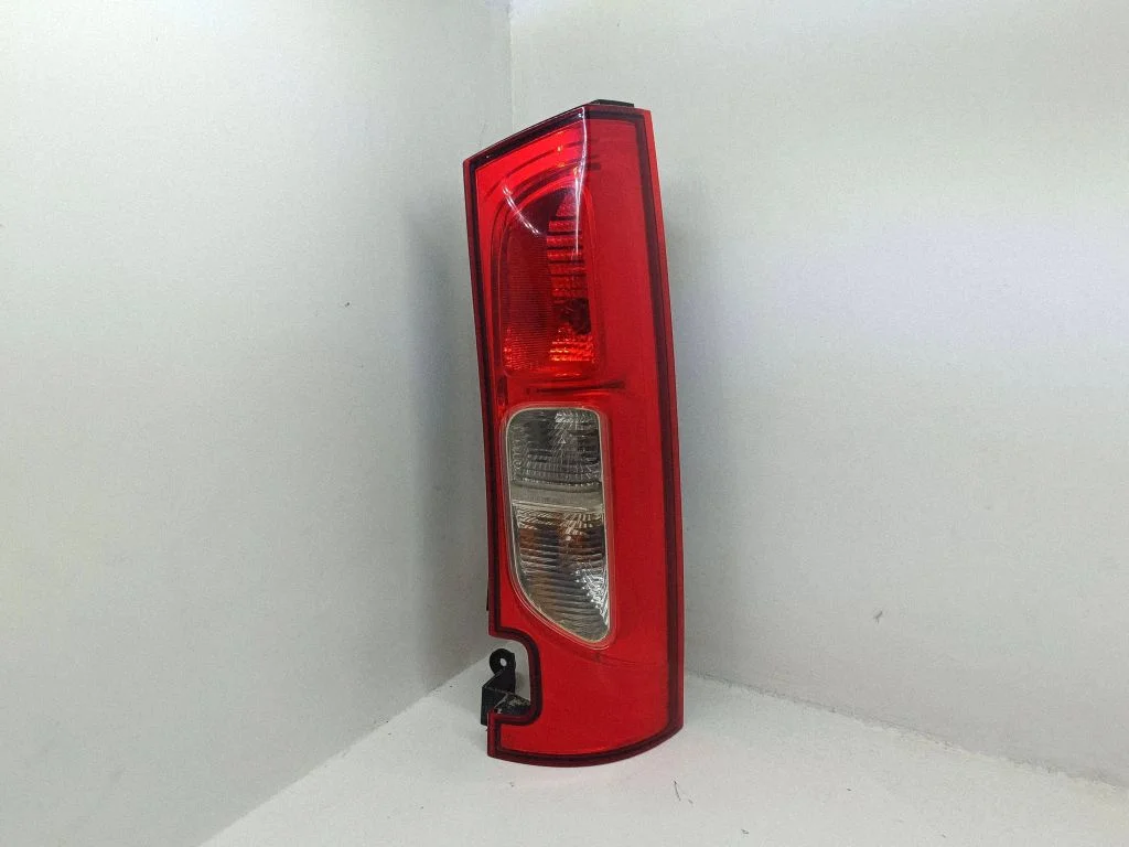 Rear/tail lights 265503611R