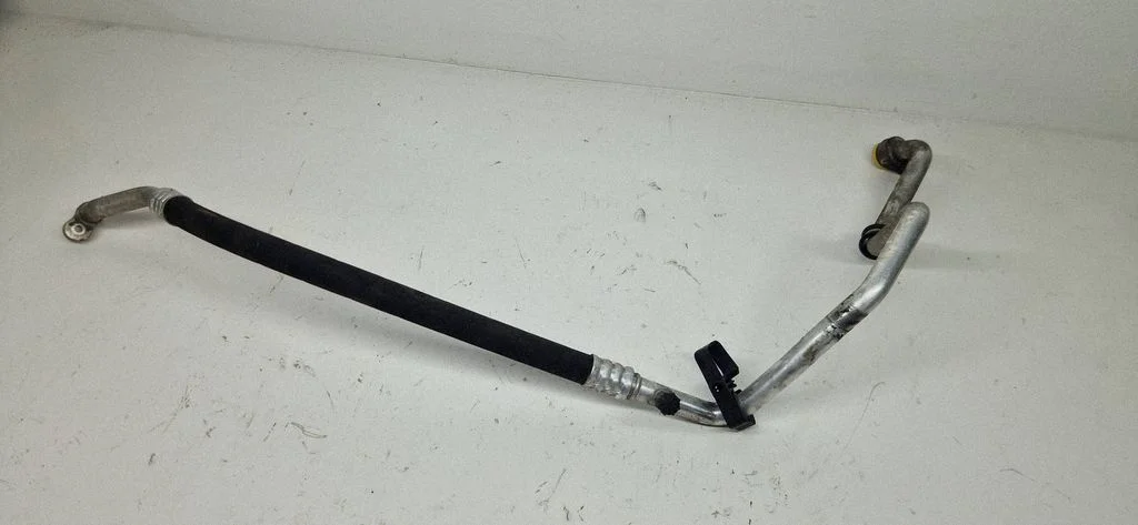Air conditioning (A/C) pipe/hose