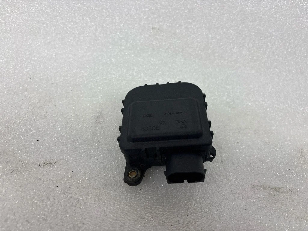 Air flap motor/actuator 8D1820511B