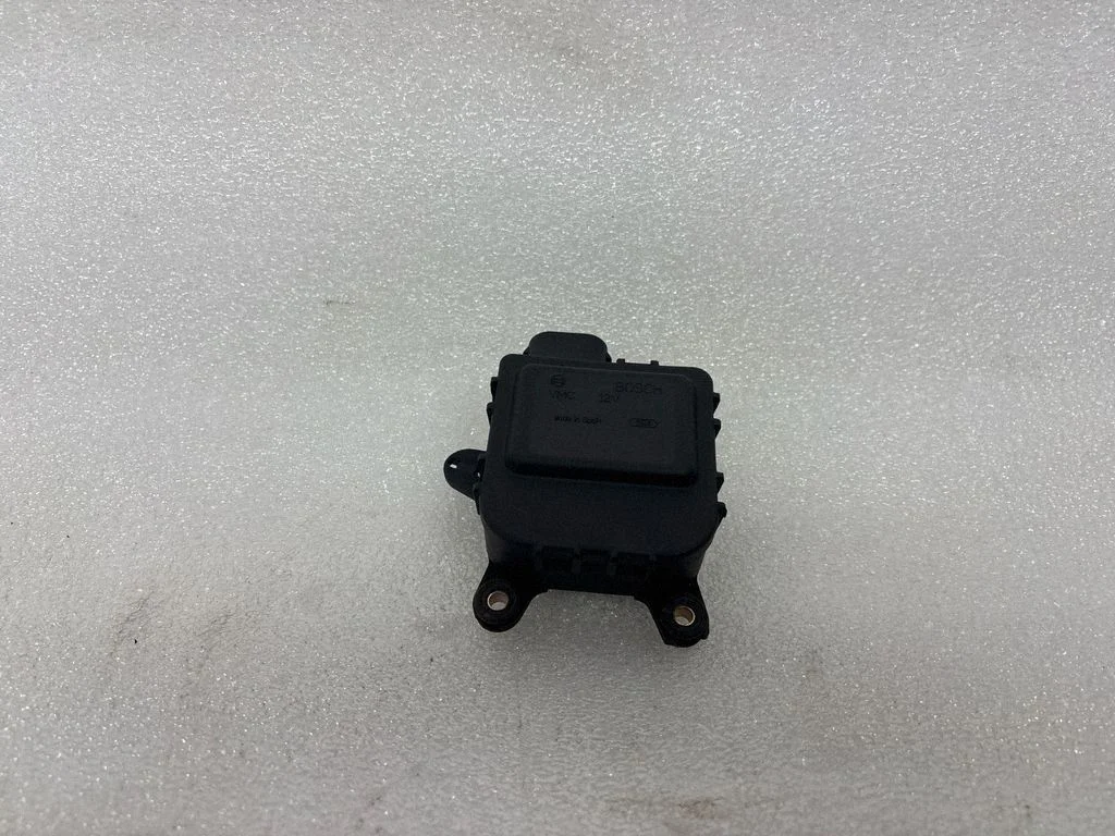 Air flap motor/actuator 8D1820511B