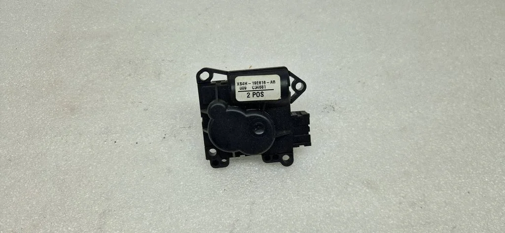Gaisa aizvara motoriņš/aktuators XS4H19E616AB