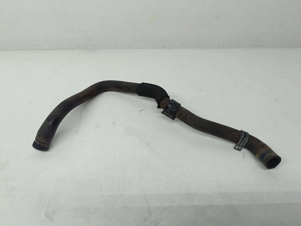 Engine coolant pipe/hose – Volkswagen Golf IV (1998-2005)