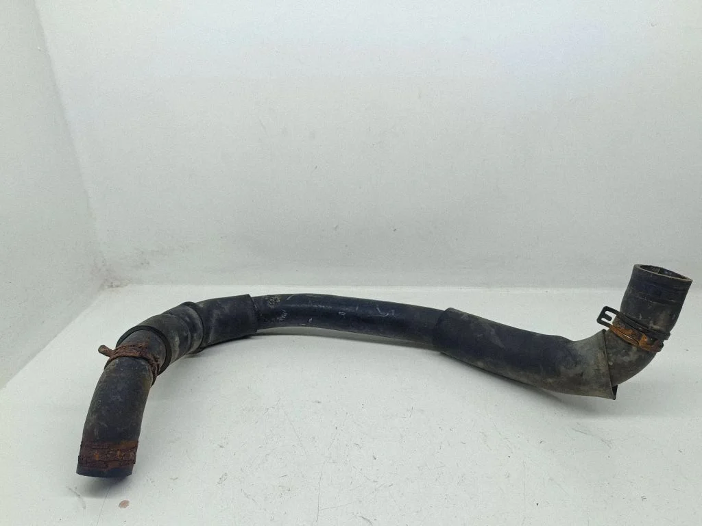 Engine coolant pipe/hose – Hyundai Santa Fe (2000-2006)