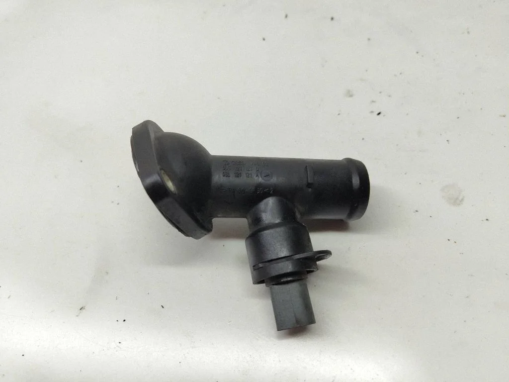 Engine coolant pipe/hose – Volkswagen Passat B6 (2005-2010)