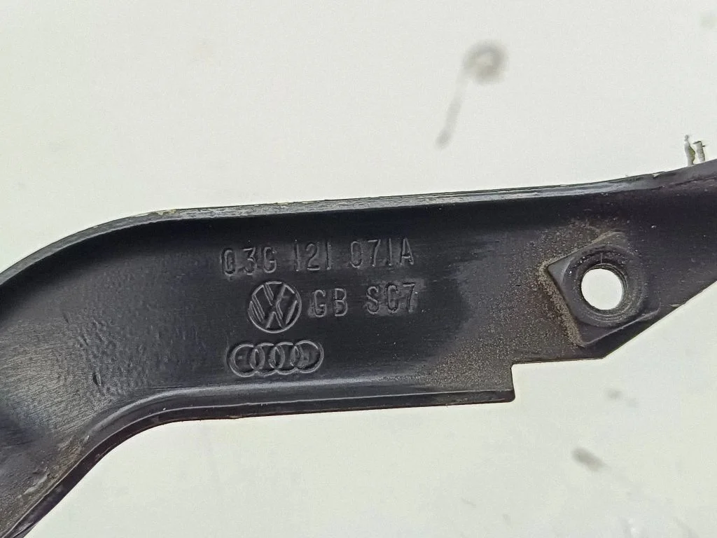 Variklio aušinimo vamzdelis (-ai)/ žarna (-os)