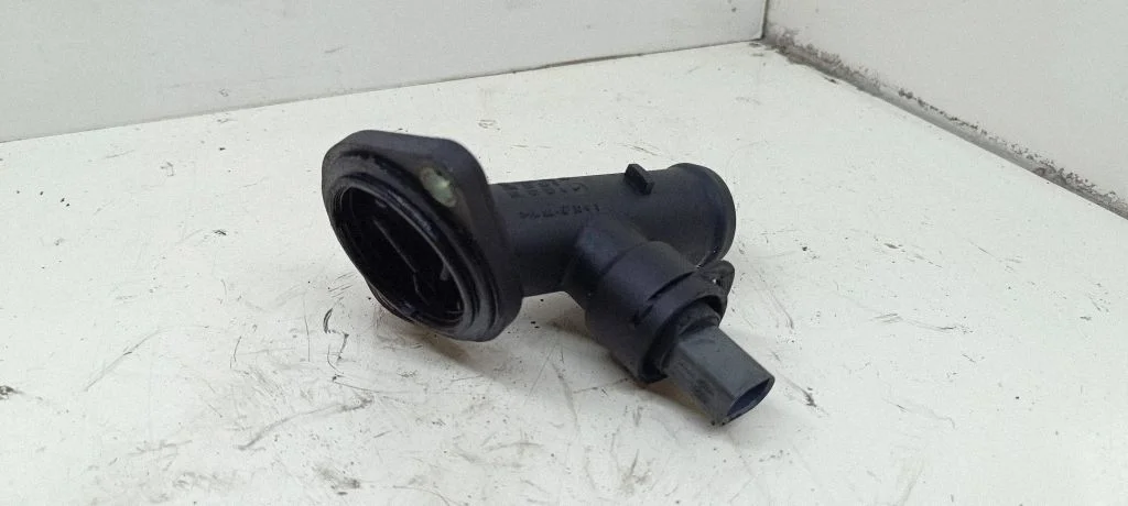 Engine coolant pipe/hose – Volkswagen Passat B6 (2005-2010)