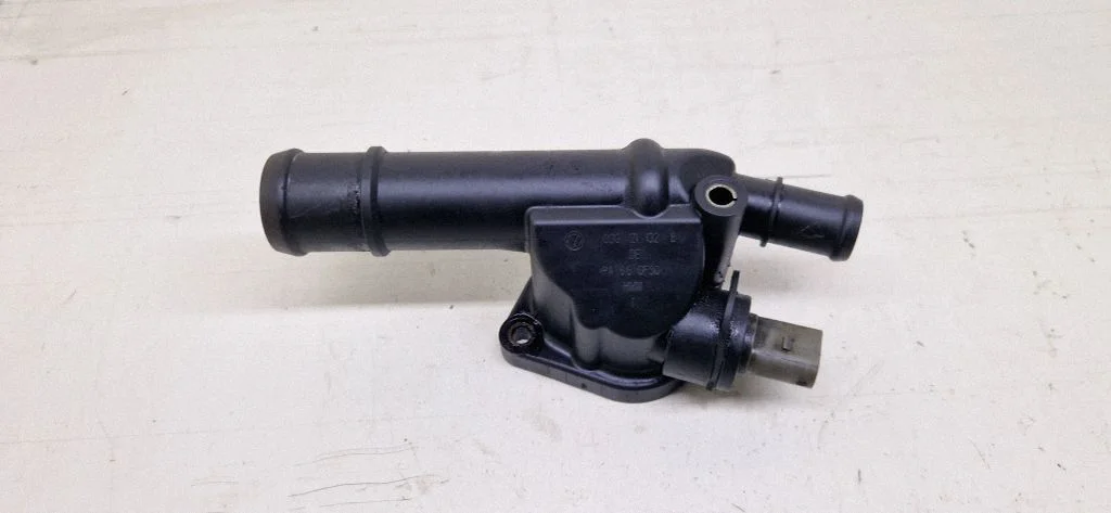 Engine coolant pipe/hose 03G121132B