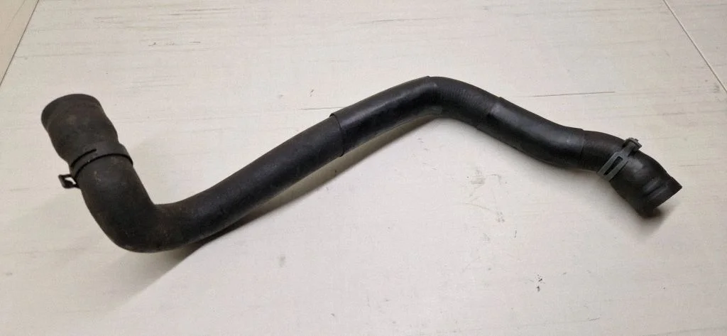Engine coolant pipe/hose – Volkswagen Golf IV (1998-2005)