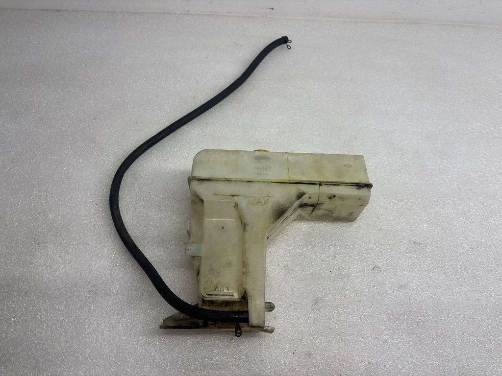 Coolant expansion tank/reservoir – Nissan X-Trail T30 (2001-2007)