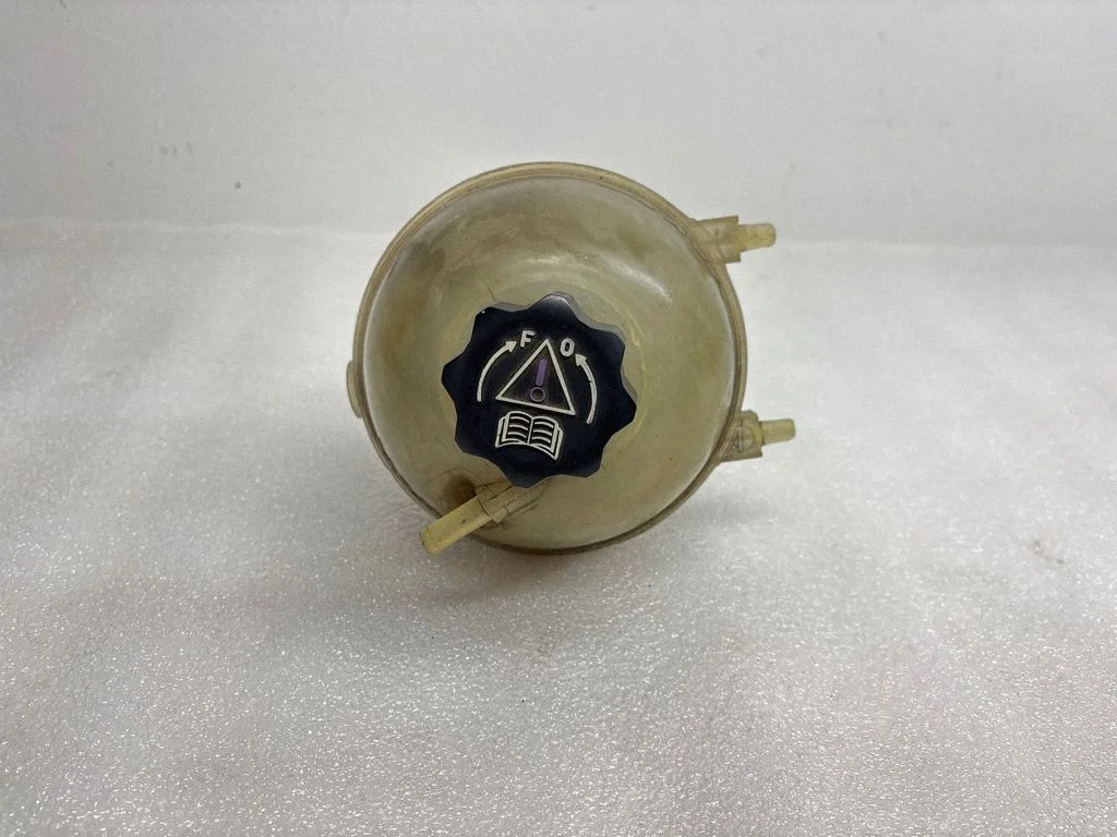 Coolant expansion tank/reservoir