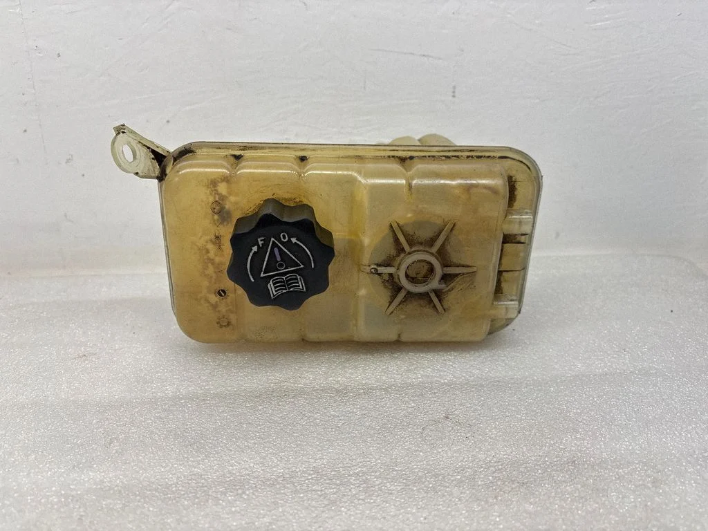 Coolant expansion tank/reservoir