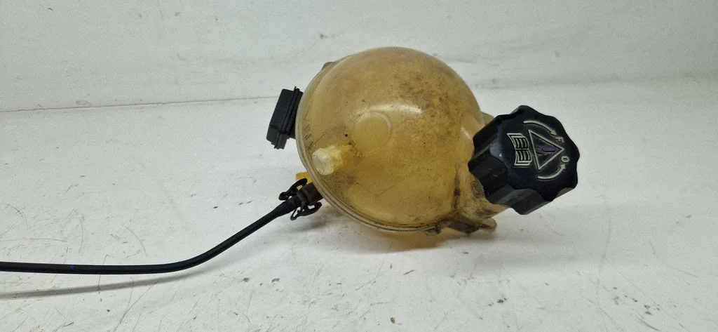 Coolant expansion tank/reservoir – Peugeot 307 (2001-2005)